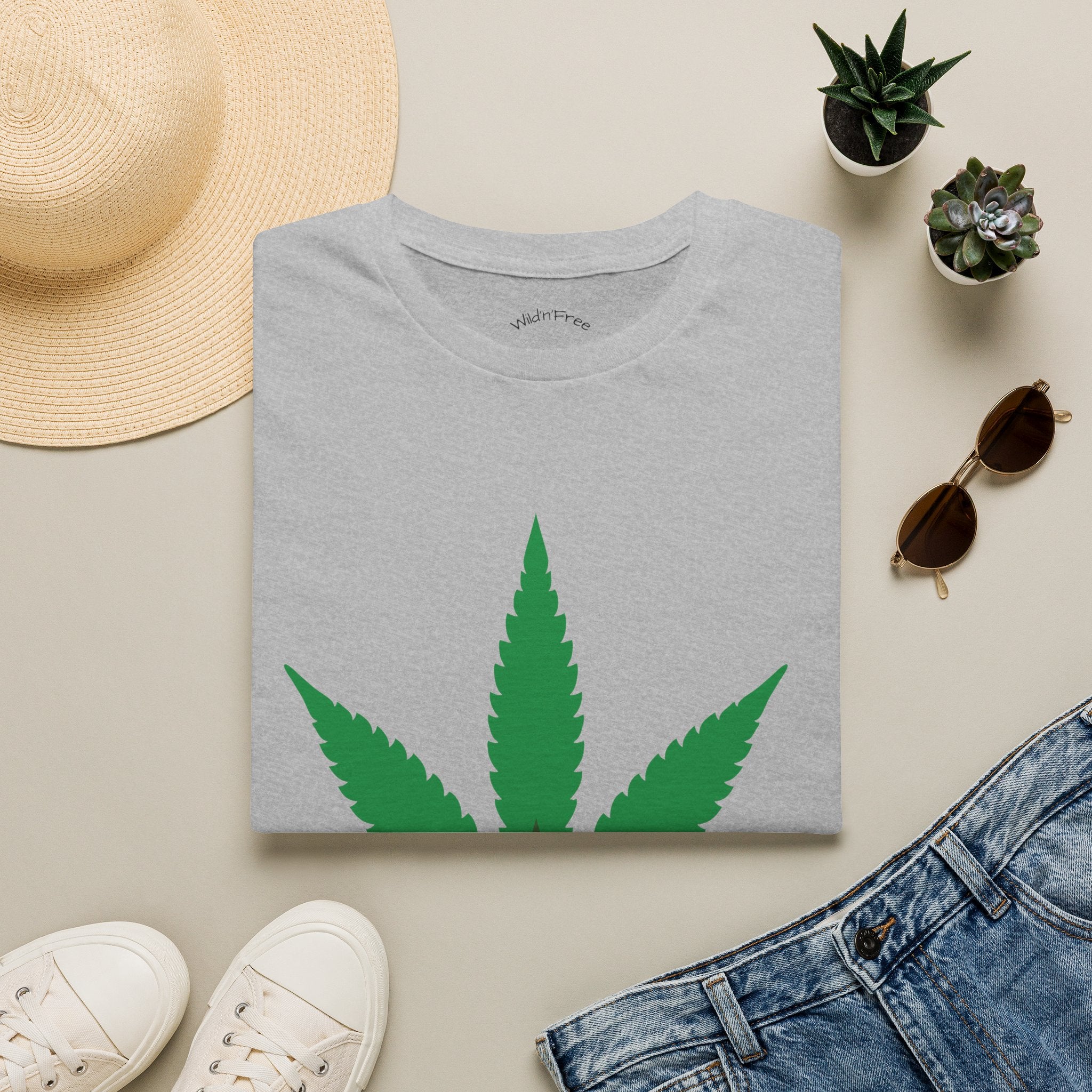 Wild'n'Free Cannabis Leaf T-Shirt – "It's Organic" Graphic Tee