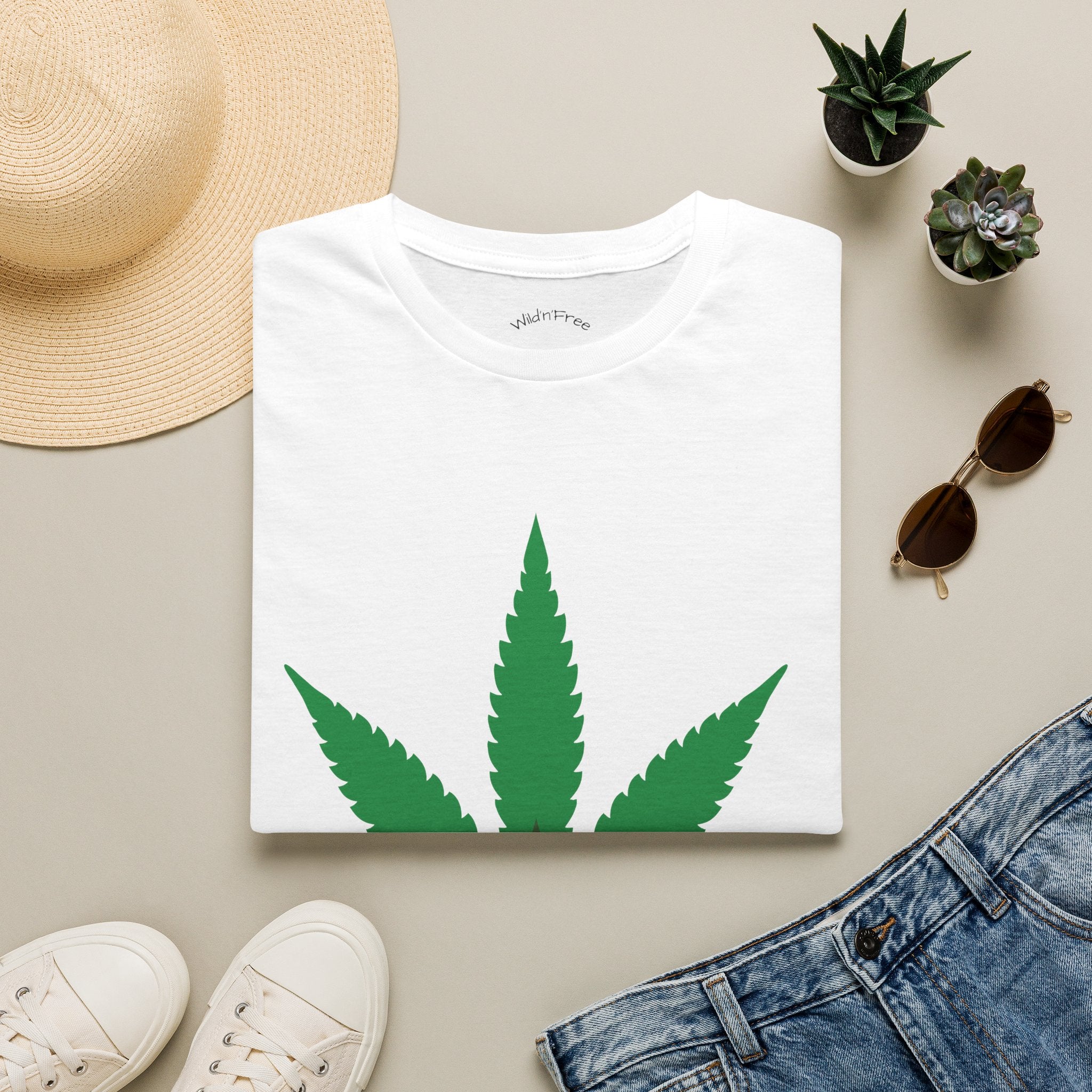 Wild'n'Free Cannabis Leaf T-Shirt – "It's Organic" Graphic Tee