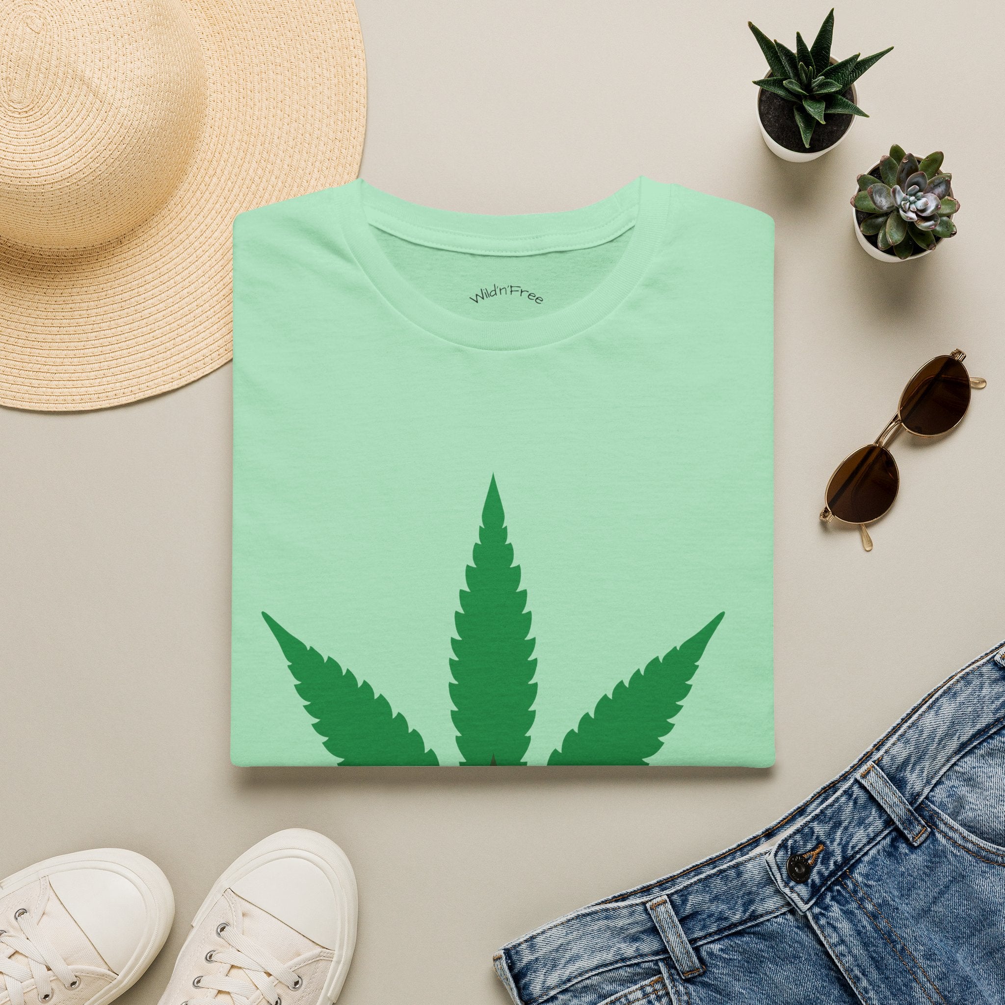 Wild'n'Free Cannabis Leaf T-Shirt – "It's Organic" Graphic Tee