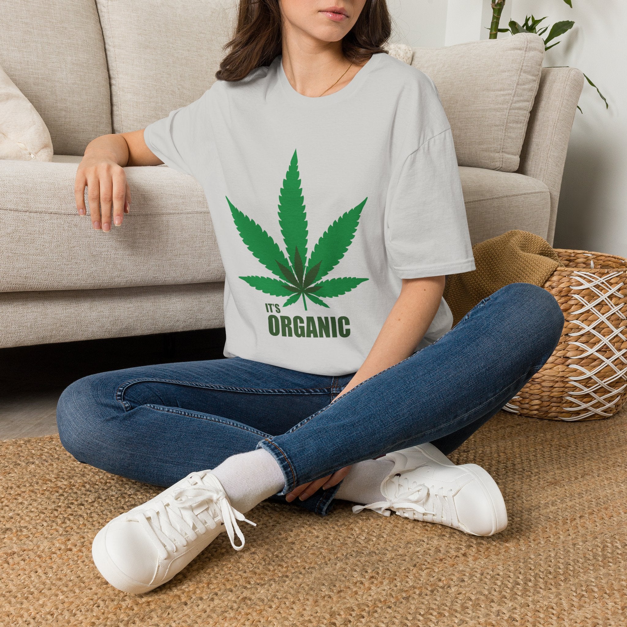 Wild'n'Free Cannabis Leaf T-Shirt – "It's Organic" Graphic Tee