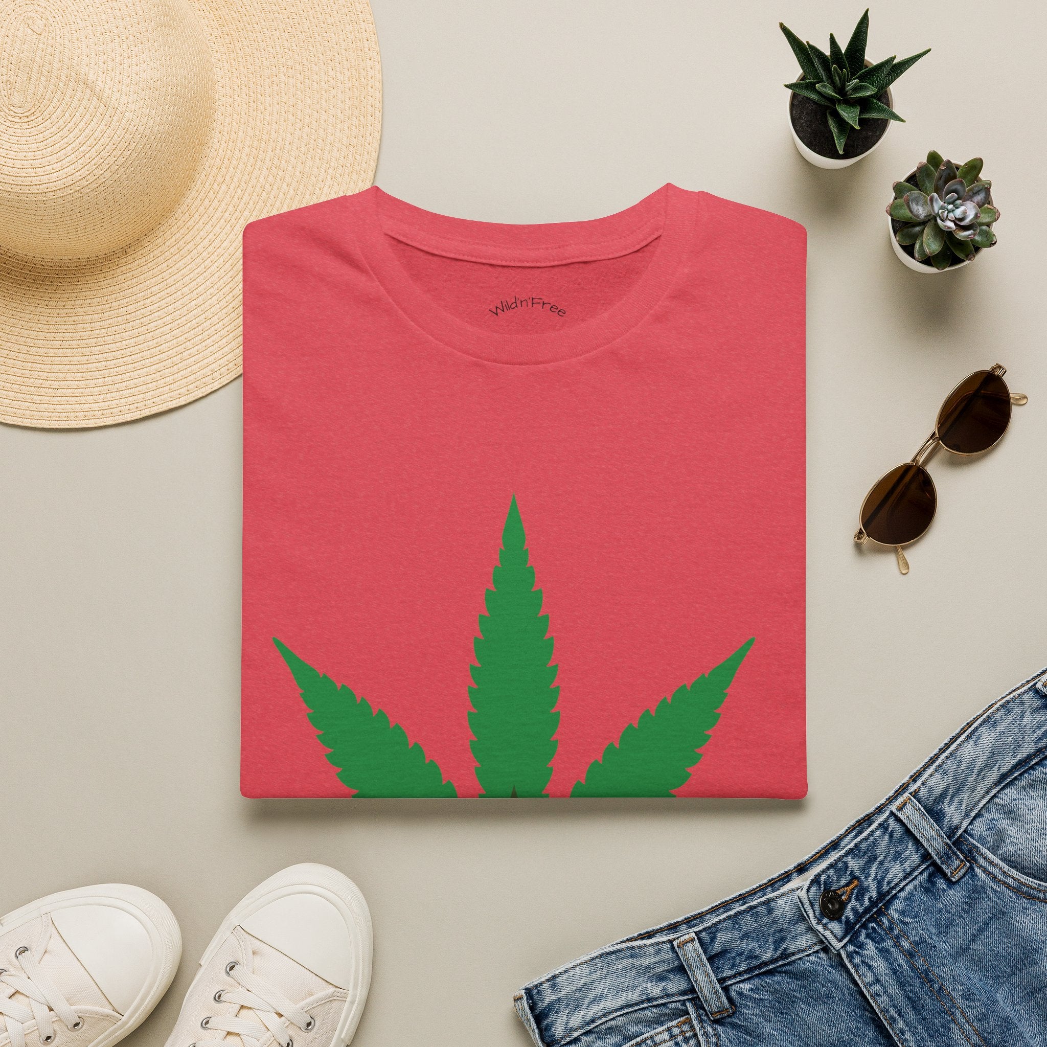 Wild'n'Free Cannabis Leaf T-Shirt – "It's Organic" Graphic Tee