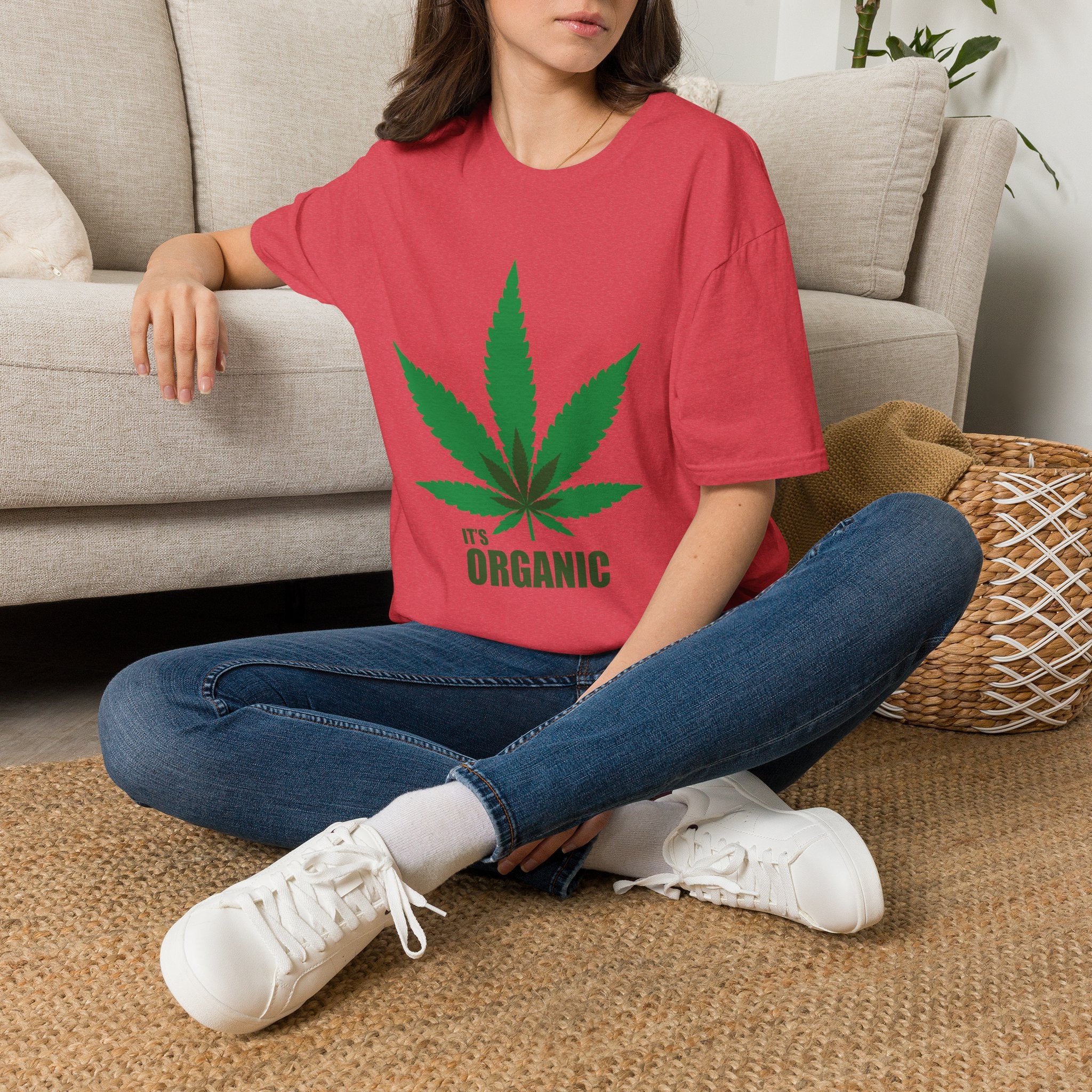 Wild'n'Free Cannabis Leaf T-Shirt – "It's Organic" Graphic Tee