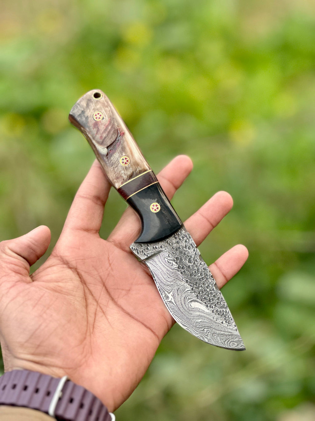 9" Damascus Steel Blade Hunting Knife with Sheep Horn/Resin Handle & Leather Sheath