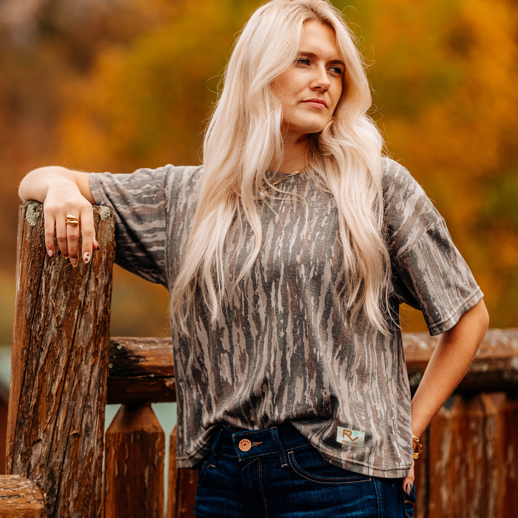 Vintage Ridge & Vale Realtree® Camo Woman's Tee