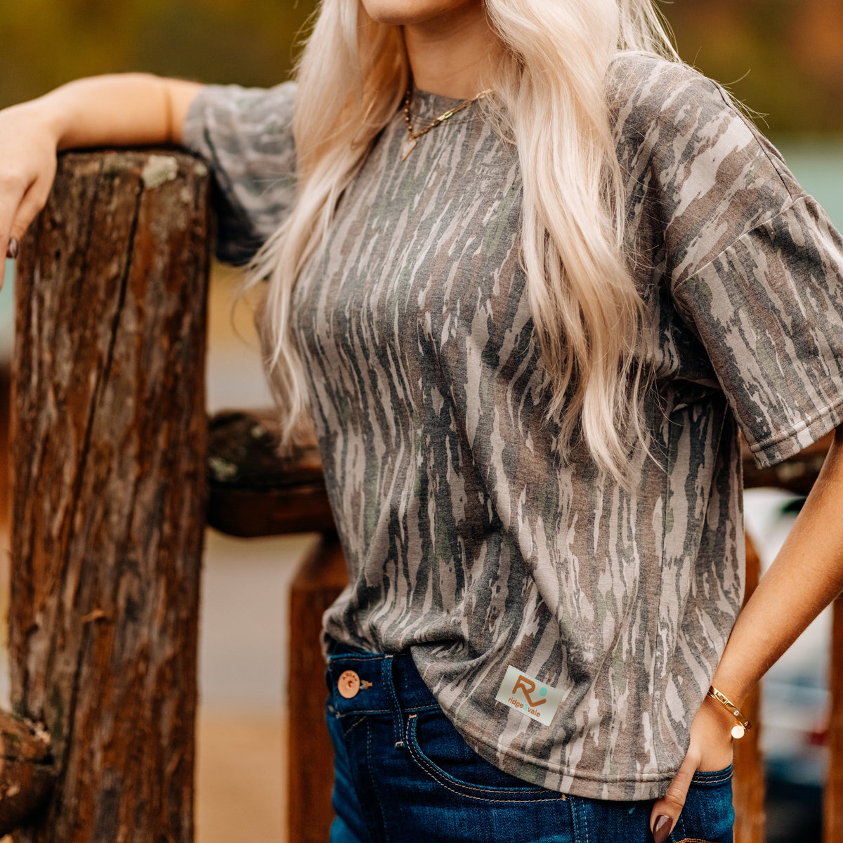 Vintage Ridge & Vale Realtree® Camo Woman's Tee